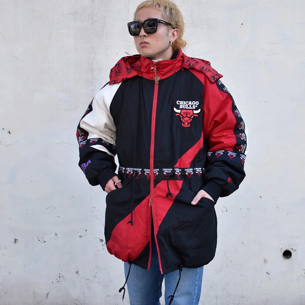90’s PRO PLAYER NBA “Chicago Bulls” ロゴテープ！ フード付き フルジップジャケット 231229H