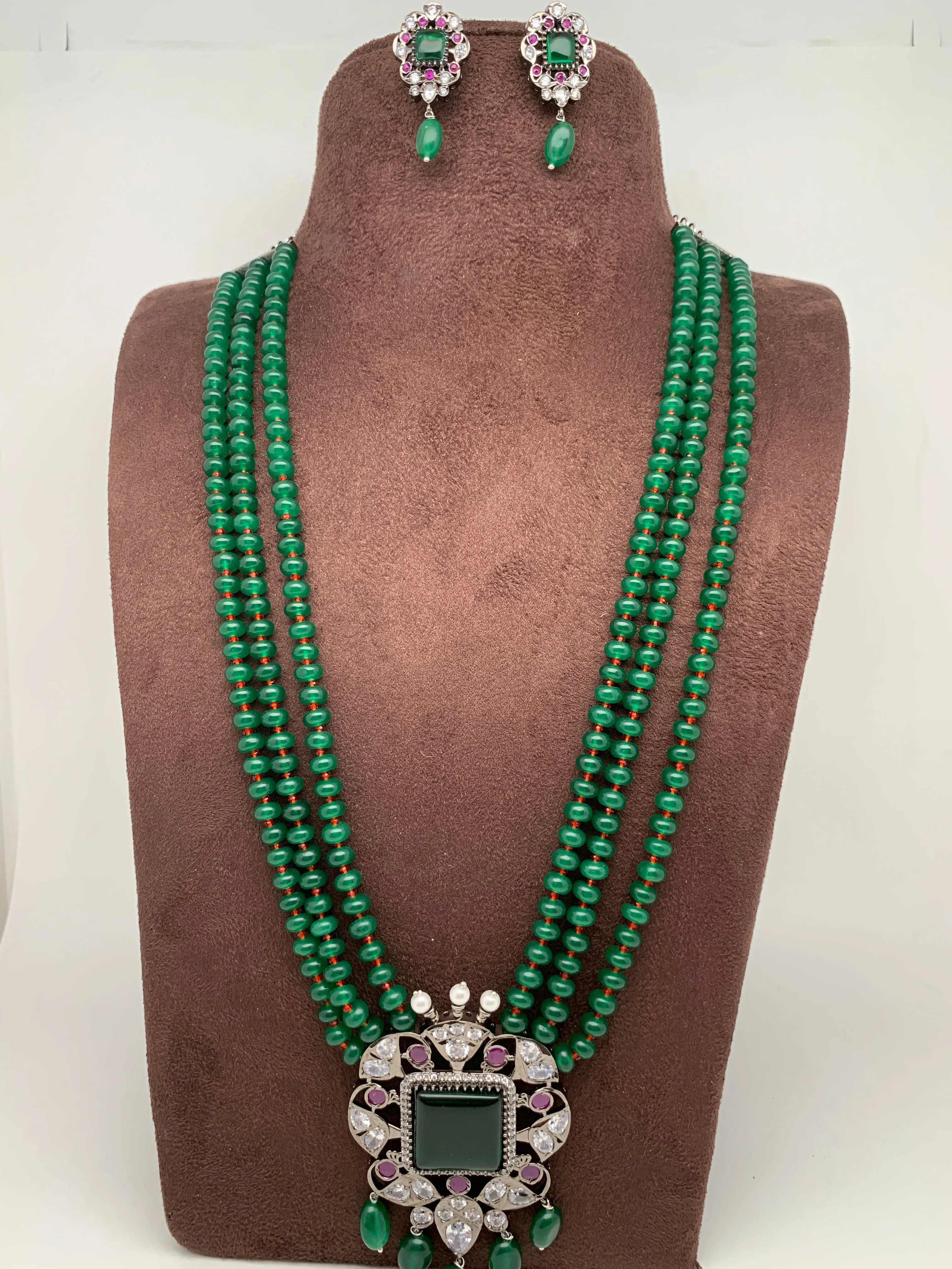 Green Pink Stone AD Victorian Polish Pendent and Green Beads Necklace