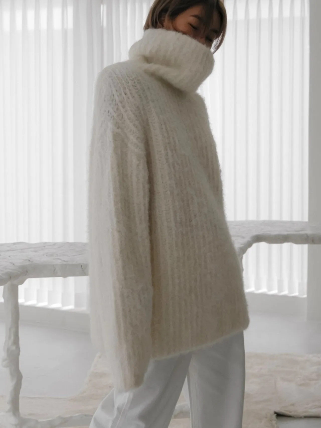 TWISTED CHUNKY TURTLENECK